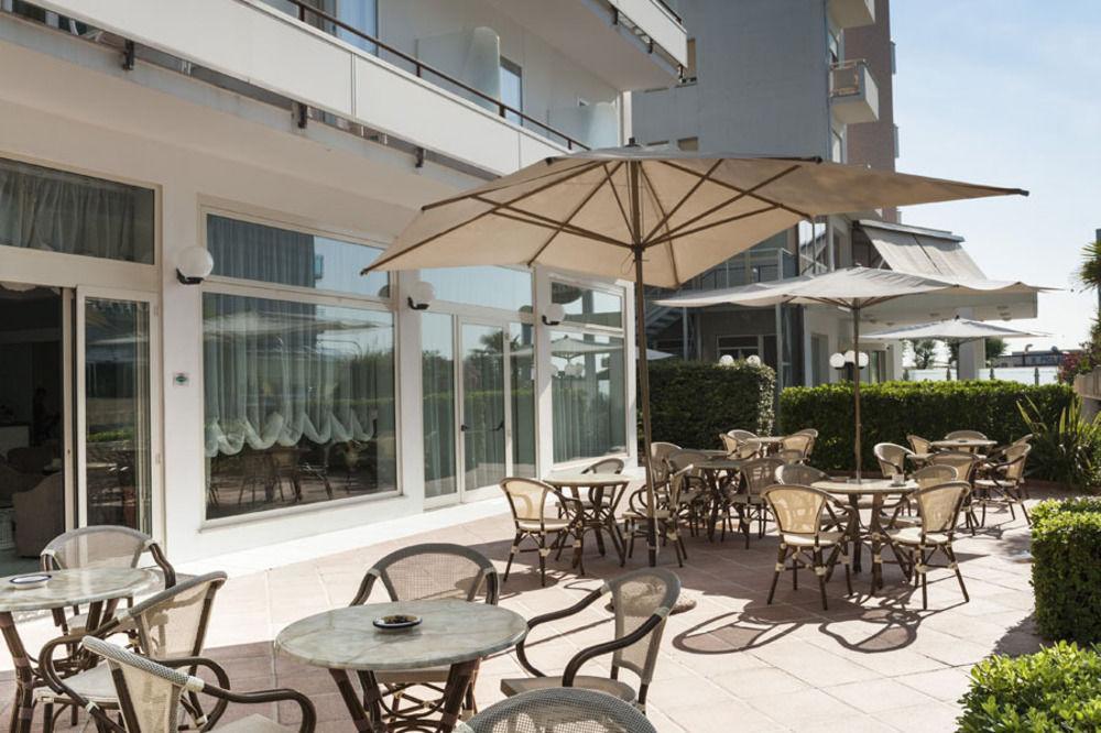 Hotel Acapulco Milano Marittima Bagian luar foto