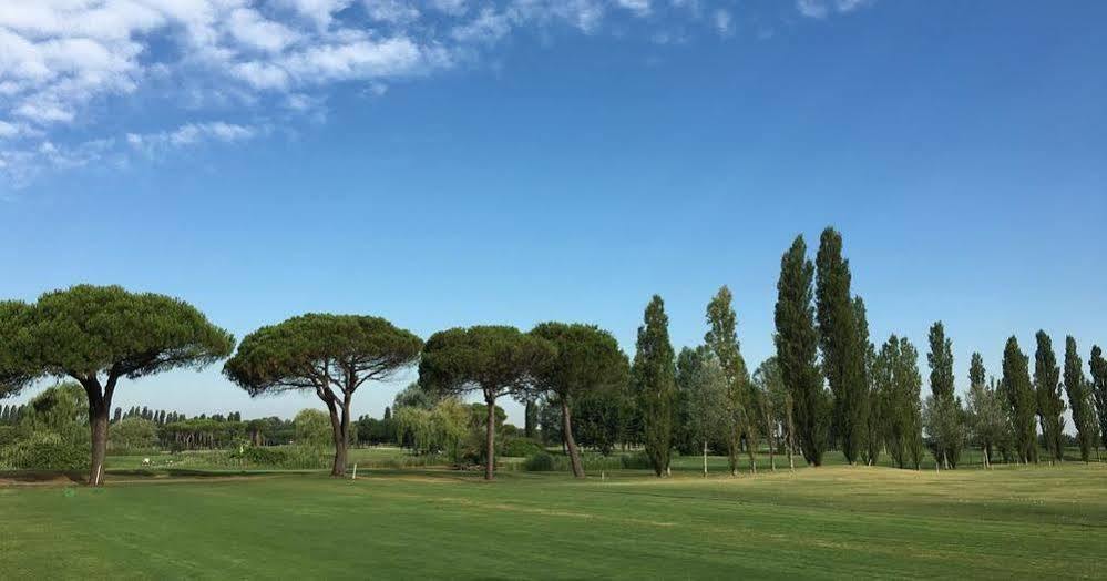 Hotel Acapulco Milano Marittima Bagian luar foto
